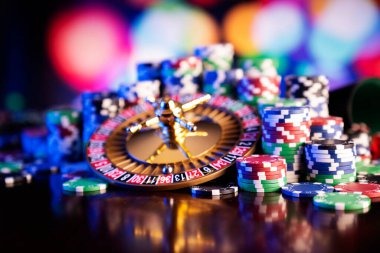 Betting interface and hand settlement